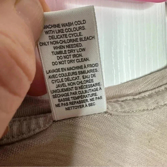 Black  Bow T-Shirt V-Neck Greyish Brown Size Large - Picture 10 of 16